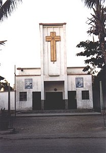 Baucau Kirche klein.jpg