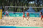 Deutsch: Beachvolleyball bei den Olympischen Jugendspielen 2018; Tag 8, 14. Oktober 2018; Mädchen, Achtelfinale – Bolivien-Puerto Rico 0:2 (18–21/18–21 ) English: Beach volleyball at the 2018 Summer Youth Olympics at 14 October 2018 – Girls Round of 16 – Bolivia-Puerto Rico 0:2 (18–21/18–21 )