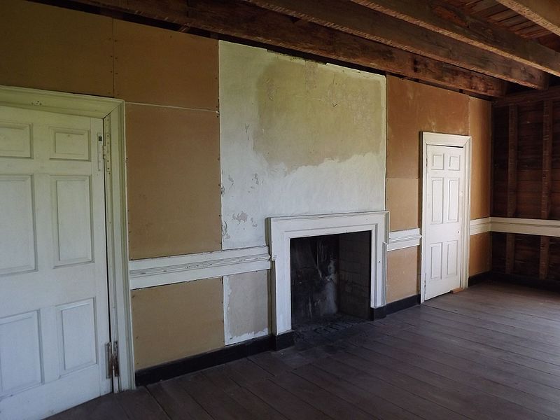 File:Bedroom upstairs at Hampton Plantation.jpg