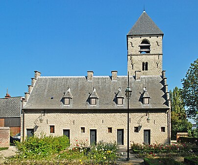 Le Kluis et la tour romane de Neder-Heembeek.