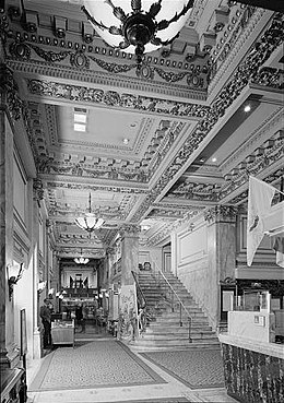 The lobby in 1976 BellevueLobby.jpg