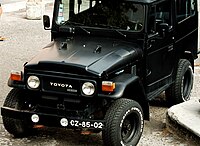 Siyah Toyota Land Cruiser (40 serisi) .jpg