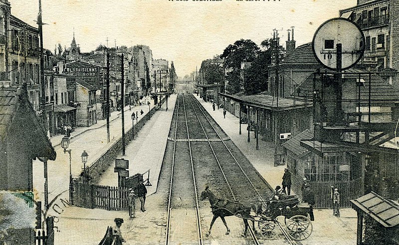 File:Bois-Colombes.La gare.jpg