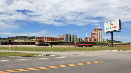 Brasil Kirin dzērienu fabrika Kašueirasā di Makaku.