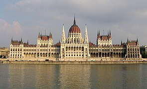 Clădirea Parlamentului Ungariei (1885) din Budapesta, un exemplu de arhitectură renascentistă gotică.