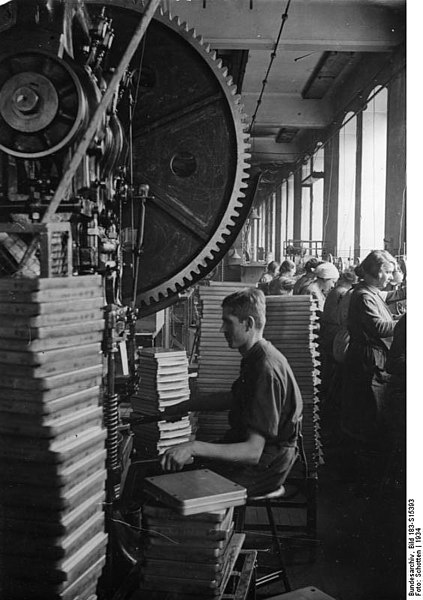 File:Bundesarchiv Bild 183-S15393, Dresden, Schreibmaschinenfabrik.jpg