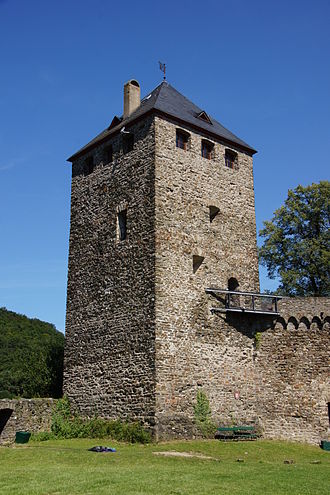 The bergfried Burg Sayn Bergfried 2.jpg