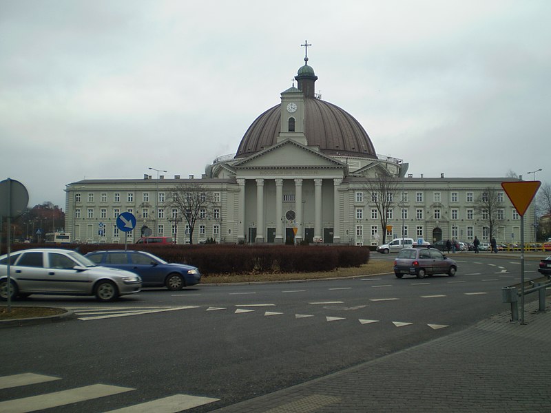 File:Bydgoszcz - Bazylika Mniejsza, Aleja Ossolińskich - panoramio.jpg