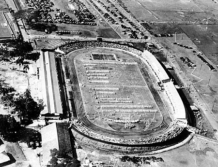 ไฟล์:COLLECTIE_TROPENMUSEUM_Luchtfoto_van_het_stadion_waarin_de_opening_van_de_Nationale_Olympische_Week_(Pekan_Olahraga_Nasional)_te_Djakarta_plaatsvindt_TMnr_10017790.jpg