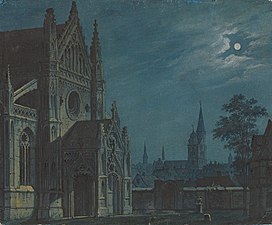 Mondschein über dem Hof einer gotischen Kirche mit reichem Maßwerk / Vorplatz einer gotischen Kirche bei Mondschein