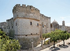 Torre a mandorla del Castello di Carovigno progettata da Francesco di Giorgio Martini.