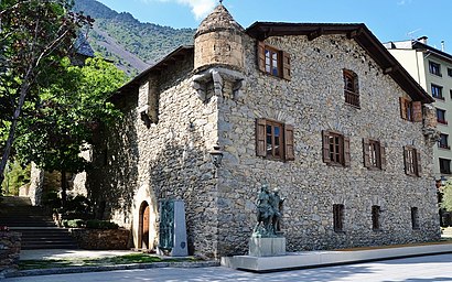 Com arribar a Casa De La Vall amb transport públic - Sobre el lloc