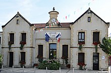 File:Castelculier_-_Mairie_-1.JPG