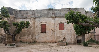 Vue générale des vestiges de l'ancienne église paroissiale.