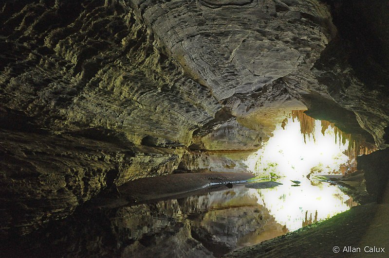 File:Caverna Cascudos.jpg