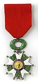 Croix de chevalier de la Légion d’honneur.