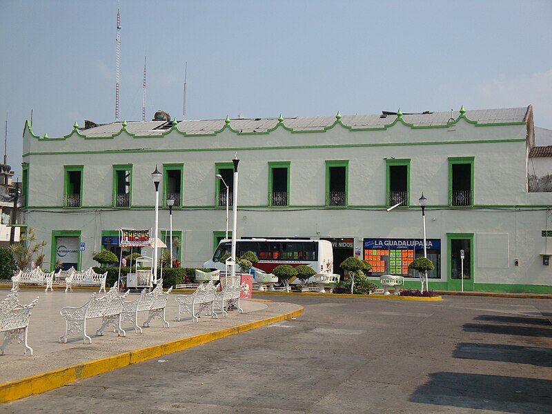 File:Comalcalco.Edificio.jpg