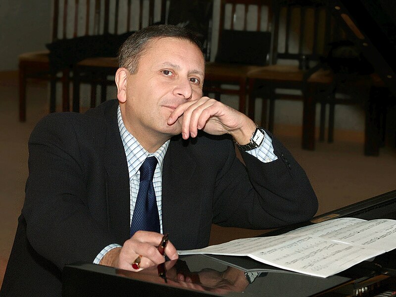 File:Composer Vartan Adjemian.JPG