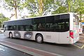 Un bus du réseau de bus Cars Sœur à l'arrêt devant la gare de Corbeil-Essonnes.