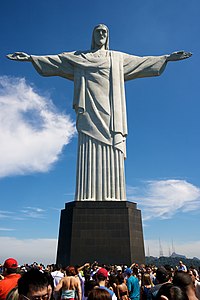 Standbeeld van Christus die Verlosser wat oor Rio de Janeiro uittroon.