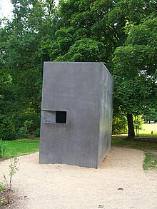 Berlin's Memorial to Homosexuals Persecuted Under Nazism in Tiergarten Park Denkmal fuer verfolgte Homosexuelle Berlin2.jpg
