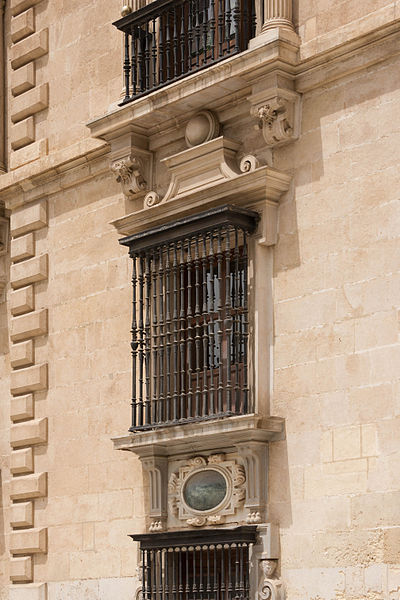 File:Detail window real chancilleria Granada Spain.jpg