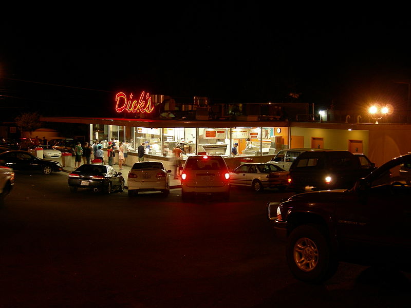 File:Dick's Drive-In Wallingford at night 02.jpg