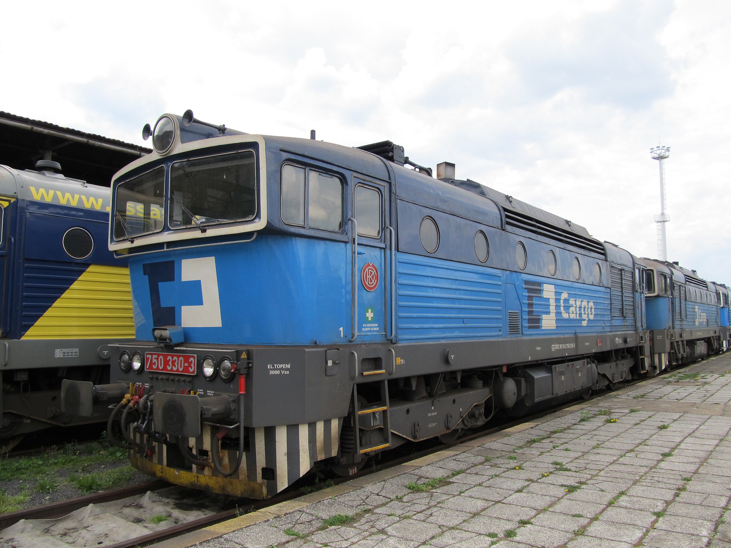 File:Dieselová lokomotiva 750.330-3 - Liberec.JPG - Wikimedia Commons