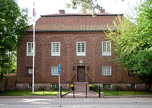 Villa Wikström, fasad mot Dag Hammarskjölds väg, i augusti 2008.