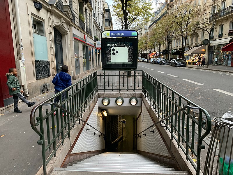 File:Entrée Station Métro Ranelagh Paris 4.jpg