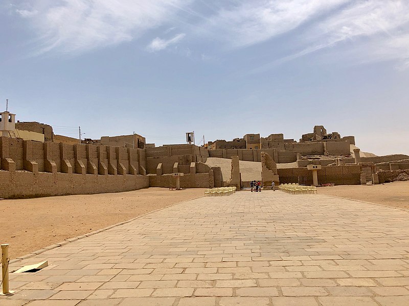 File:Entrance Courtyard, Temple of Horus at Edfu, Edfu, AG, EGY (48022379156).jpg