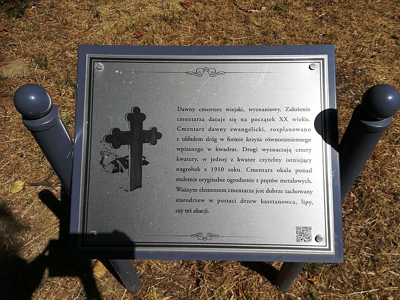 File:Evangelical cemetery in Goleczewo (1).jpg