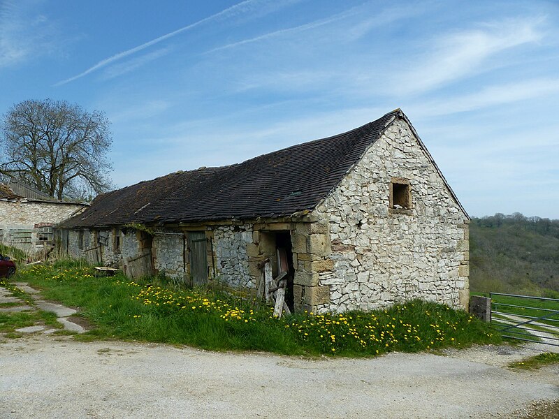 File:Farm buildings at Griffe Grange - geograph.org.uk - 4964355.jpg