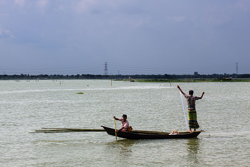 File:Fishing in Turag River, Dhaka, Bangladesh.jpg