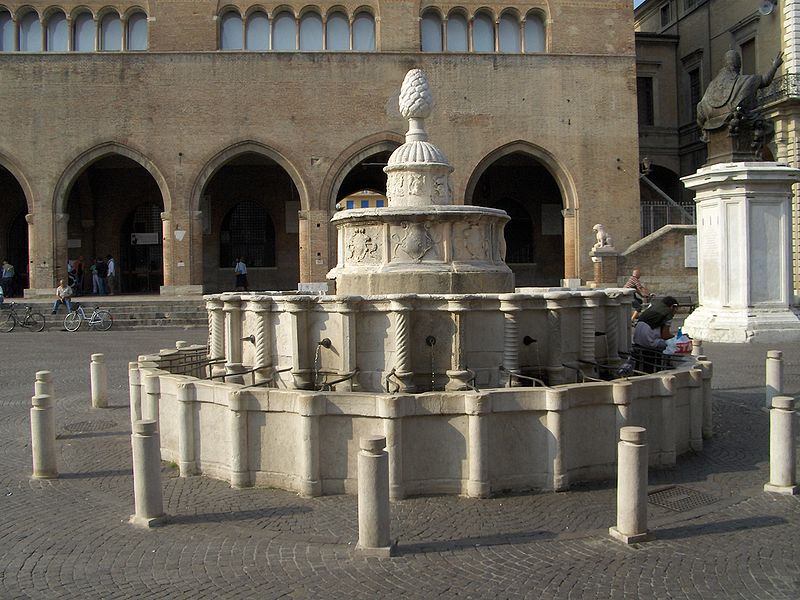 صورة:Fontana della Pigna in Rimini.JPG