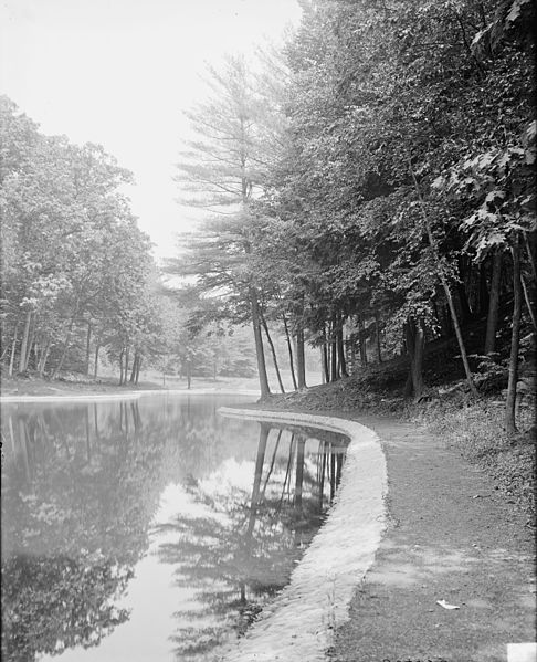 File:Forest Park Springfield Mass Mirror Lake.jpg