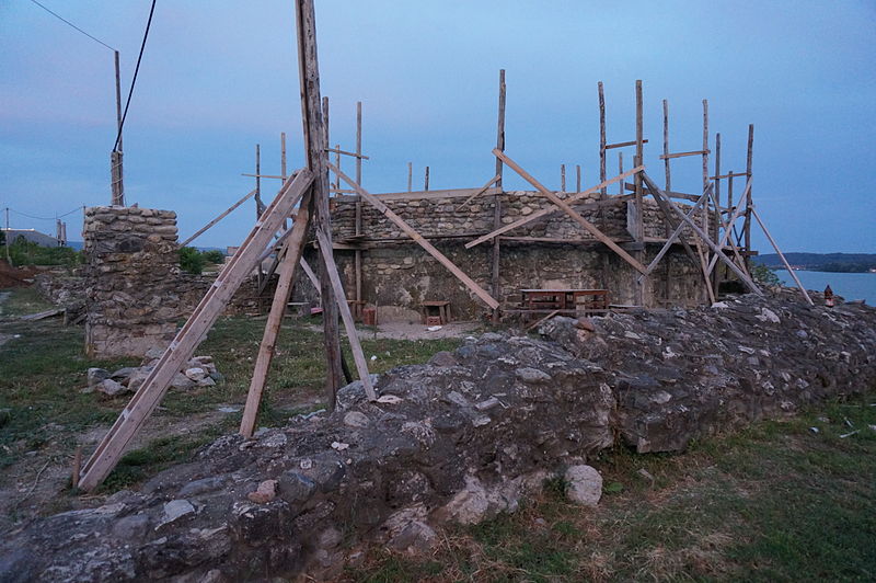 File:Fort ROumain pont Trajan 03042.JPG