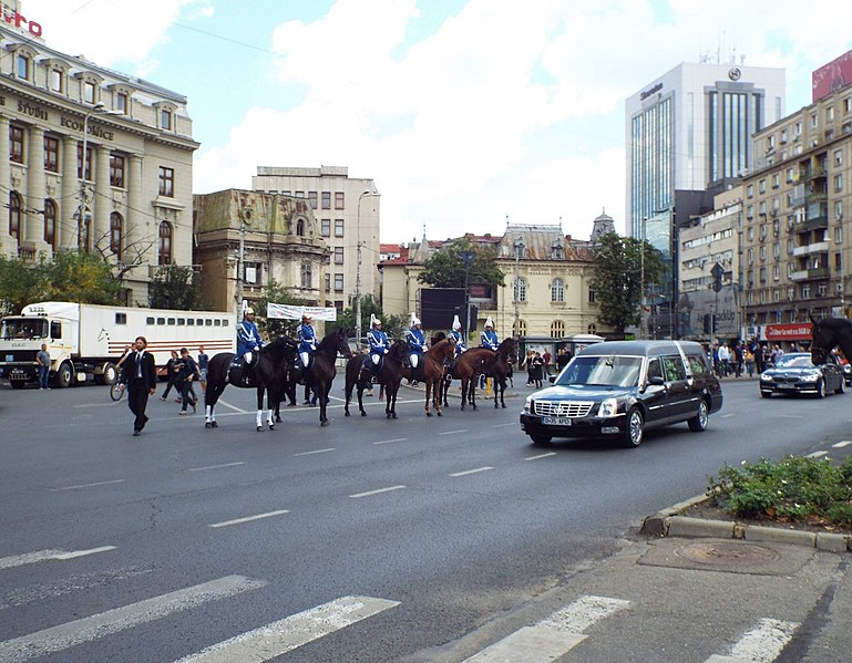 File:Funerari Regina Ana CnBA1.jpg