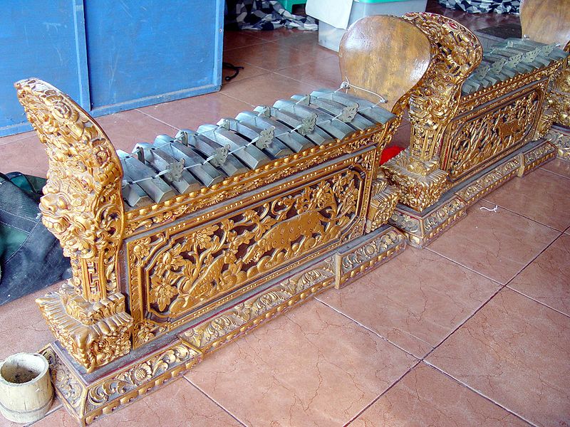 Berkas:Gamelan of Bali 200507-1.jpg