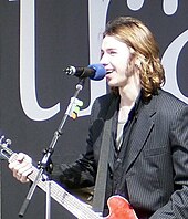 Ofarim on stage at the Hockenheimring in 2004. Gil Ofarim.jpg