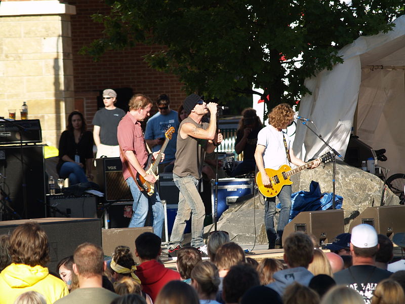 File:Gin Blossoms at Taste of Fort Collins 2009.jpg