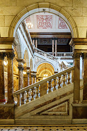 Парадната стълба в Градската палата Глазгоу
