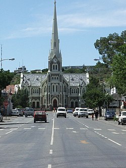 Pogled na crkvu i crkvenu ulicu.