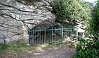 La grotte Saint-Philbert s'ouvre dans le bois de la Chaise, sur la côte orientale de l'île de Noirmoutier.