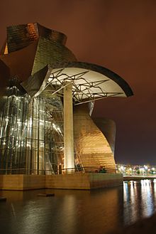 Guggenheim Bilbao Noche 3.jpg