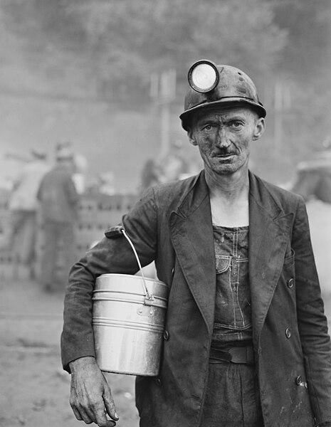 File:Harry Fain, coal loader. Inland Steel Company, Wheelwright ^1 & 2 Mines, Wheelwright, Floyd County, Kentucky. - NARA - 541452 - cropped and restored.jpg