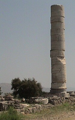 Heraion of Samos (Greece), the only standing column.jpg