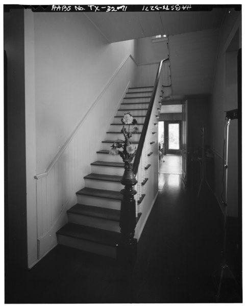 File:Historic American Buildings Survey, Bill Engdahl for Hedrich-Blessing, Photographers, February, 1979 ENTRANCE STAIRWAY AND HALL WITH NEWELL POST LIGHT FIXTURE. - Browne-Wagner HABS TEX,31-BROWN,3-10.tif