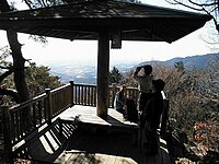 登山道途中の東屋