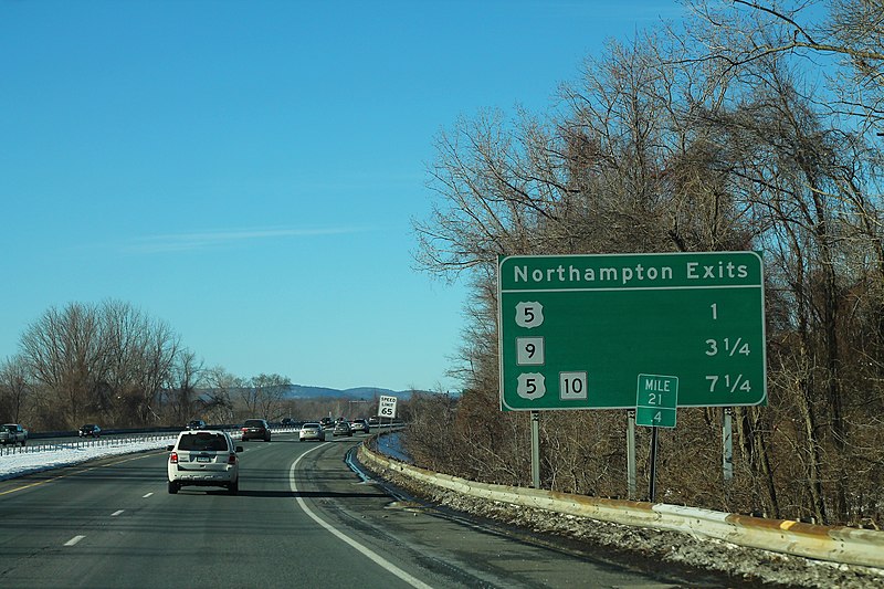 File:I-91 North - Northampton Exits - US5 MA9 MA10 (42233037750).jpg